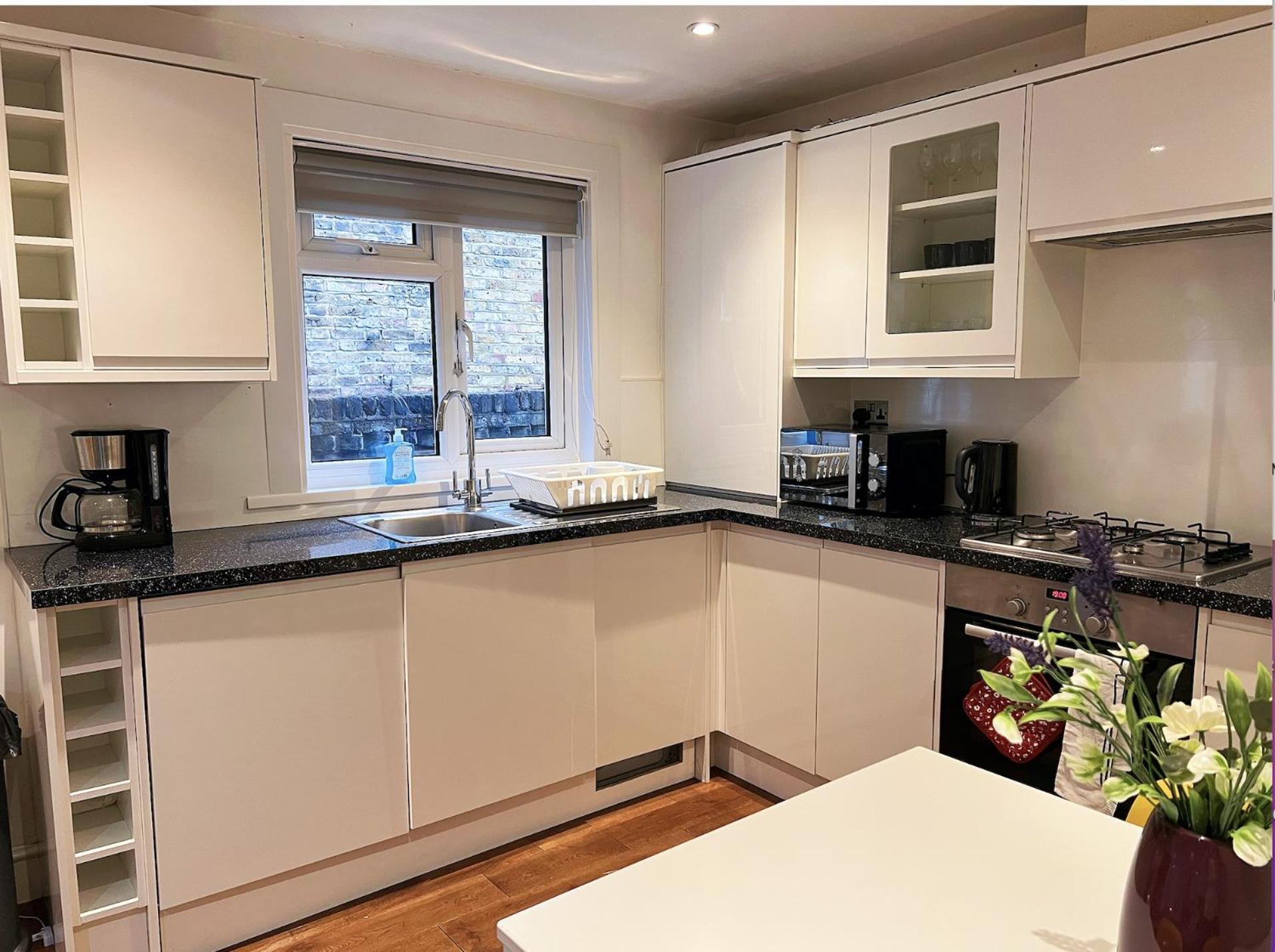 Lovely 2 Bedroom Garden Flat In לונדון מראה חיצוני תמונה